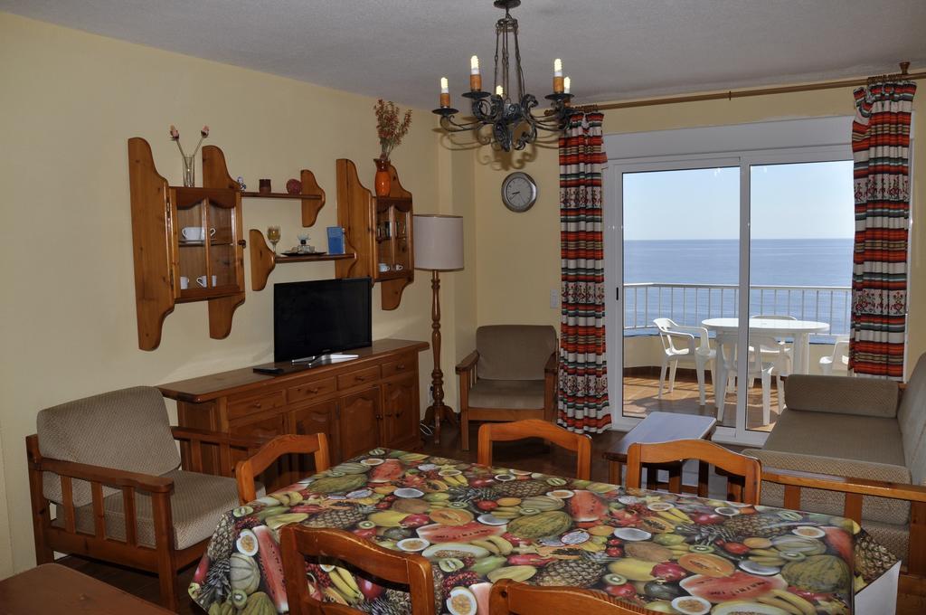 One-Bedroom Apartment 2,139155081:JPEG